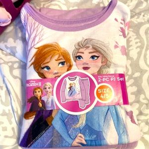 Frozen II 2-piece pajama set size 4/5 NWT